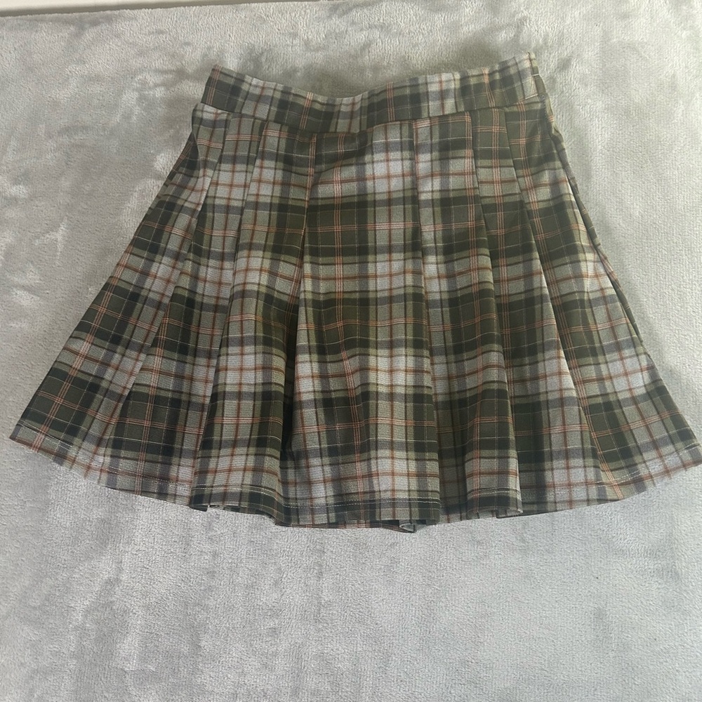 Halara high waisted 2 in 1 pocket green plaid pleated skirt - Picture 5 of 11